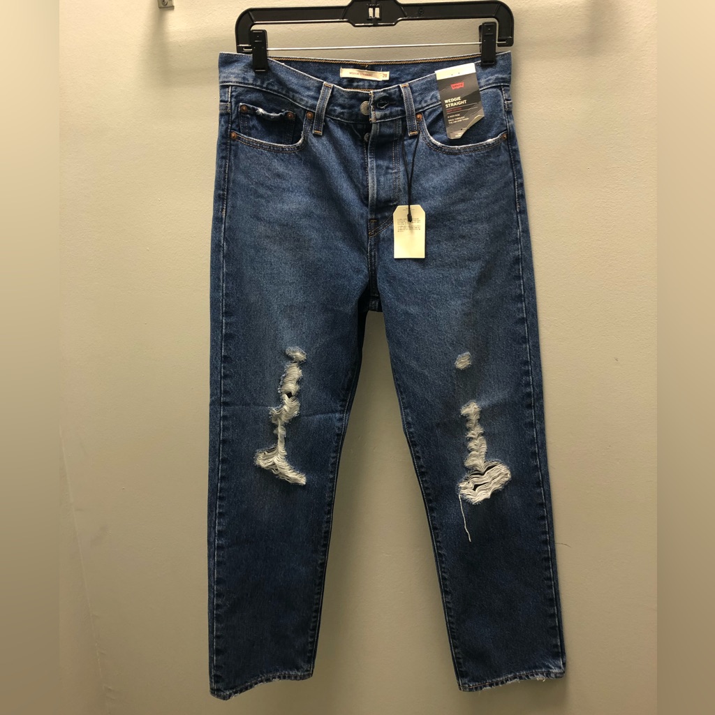 24.Levi’s Premium Wedgie Straight Jeans Sz 2828